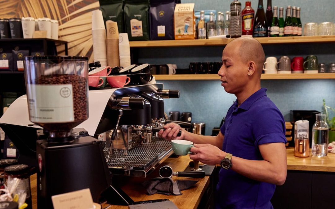 Fülöp-szigeteki munkavállaló alkalmazása Magyarországon: mit kell tudnia egy KKV-nak?